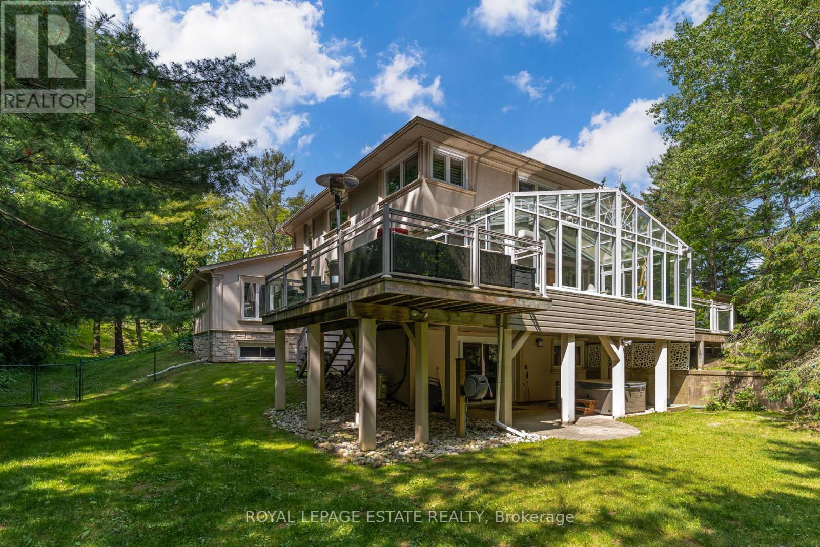












65 WATCH HILL ROAD

,
King,




Ontario
L7B1K1


