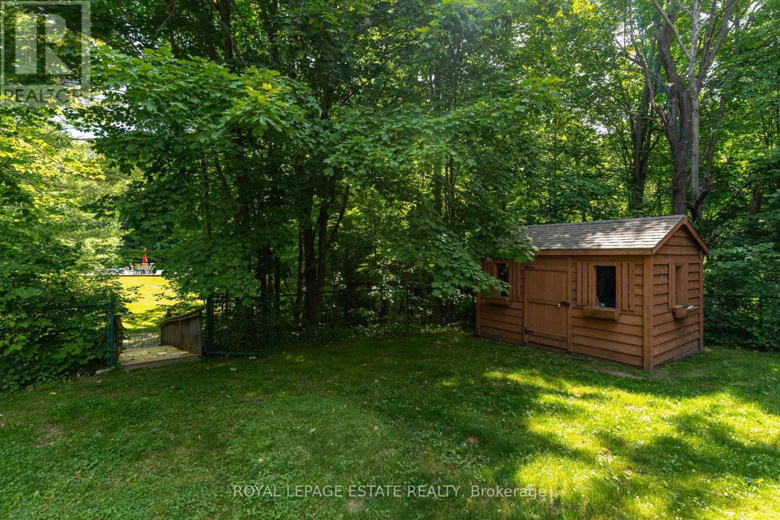 












65 WATCH HILL ROAD

,
King,




Ontario
L7B1K1

