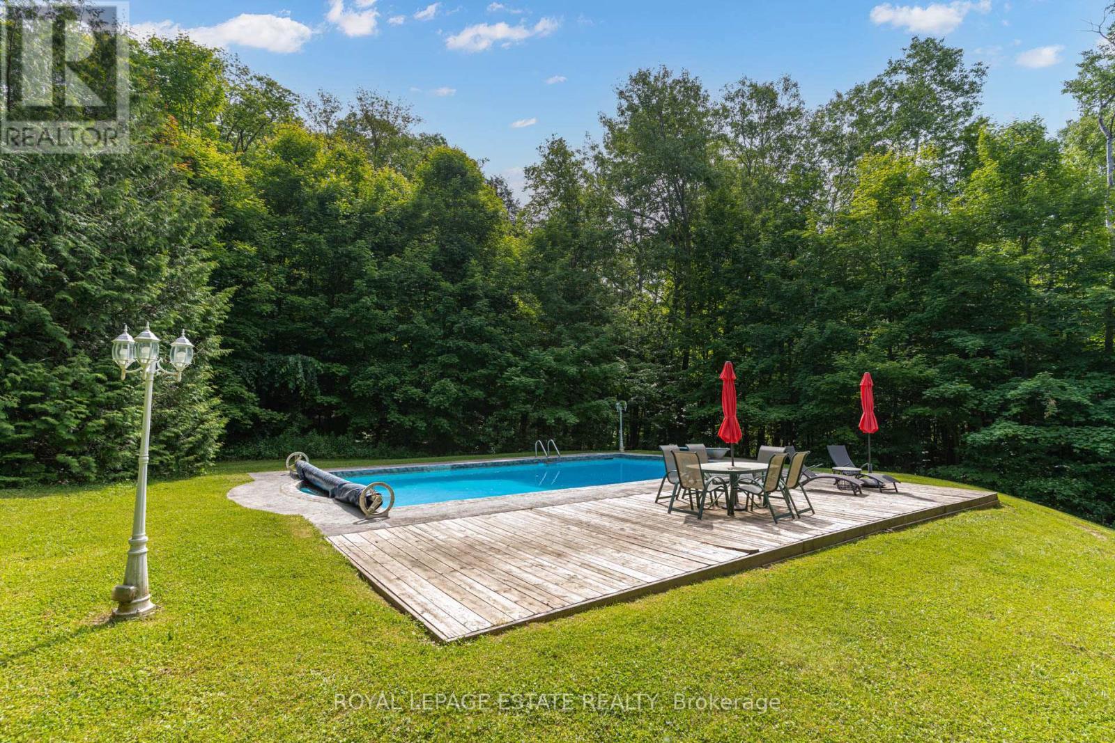 












65 WATCH HILL ROAD

,
King,




Ontario
L7B1K1

