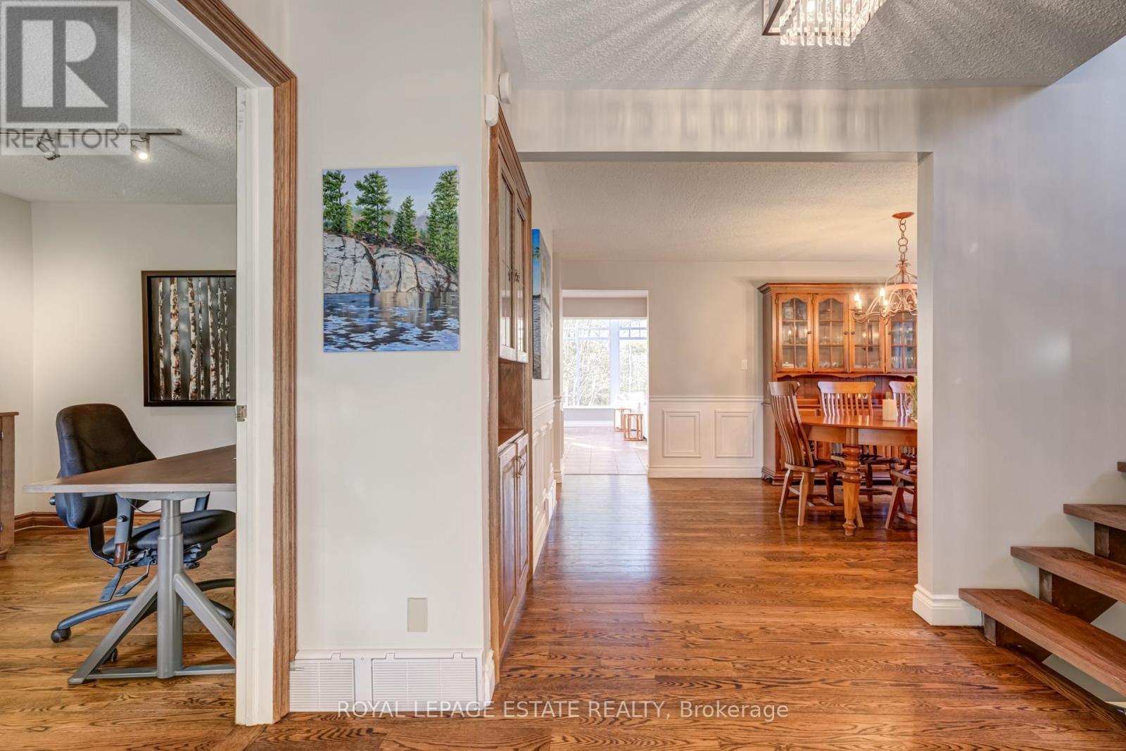 












65 WATCH HILL ROAD

,
King,




Ontario
L7B1K1

