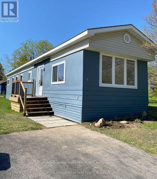 












8 BENSLEY DRIVE

,
Oro-Medonte,




Ontario
L3V6H1

