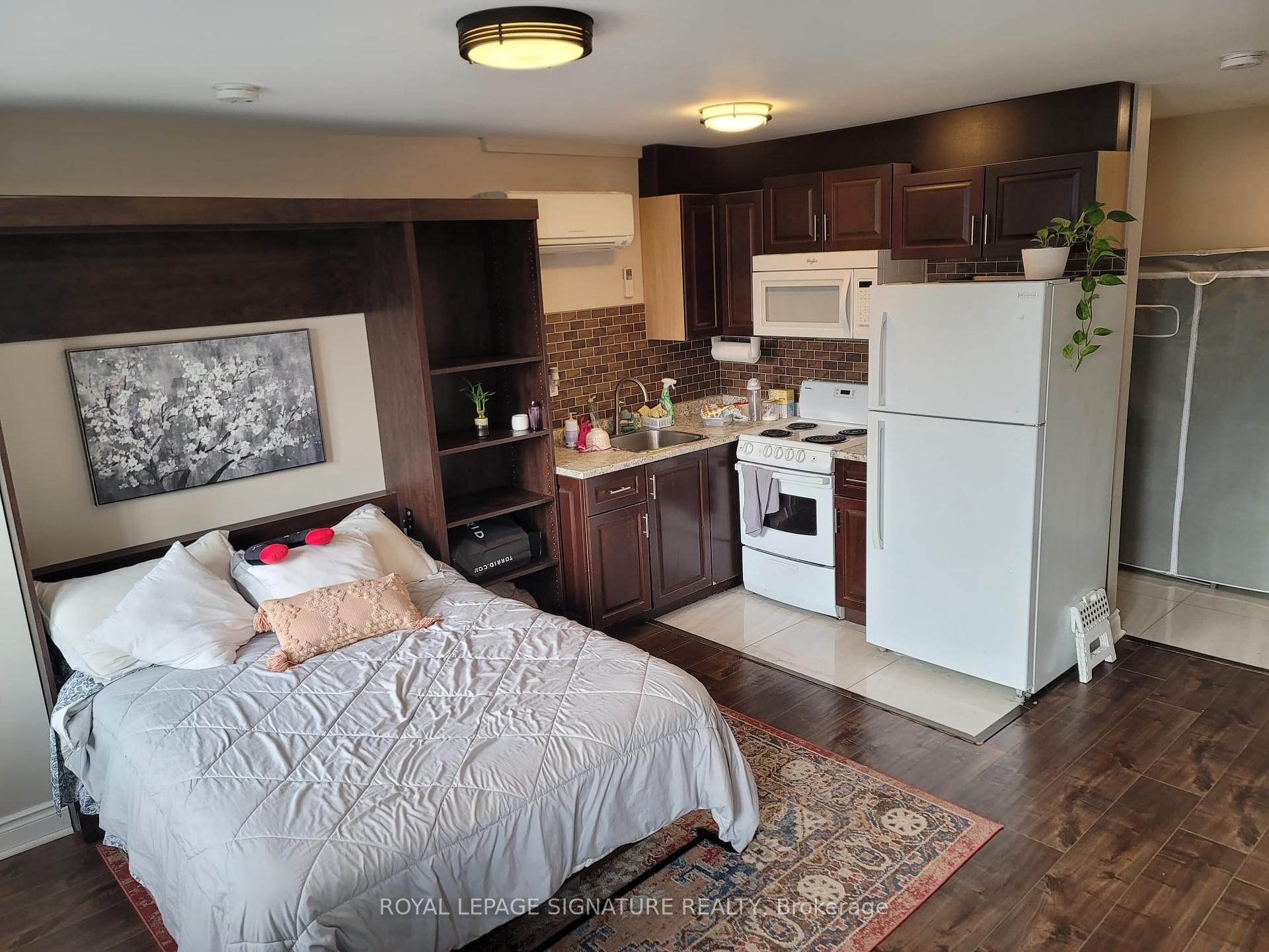 









1301


Danforth

Avenue, 1299,
Toronto,




ON
M4J 1M8

