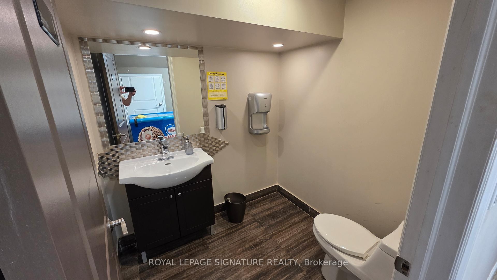 









1301


Danforth

Avenue, 1299,
Toronto,




ON
M4J 1M8

