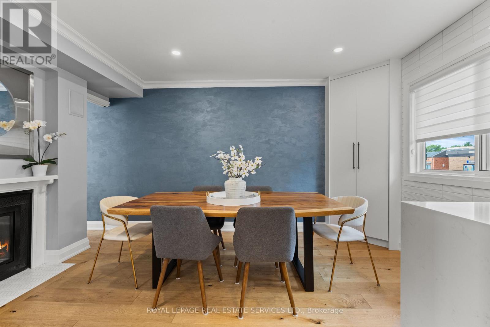 












5 - 2303 MARINE DRIVE

,
Oakville,




Ontario
L6L1C2

