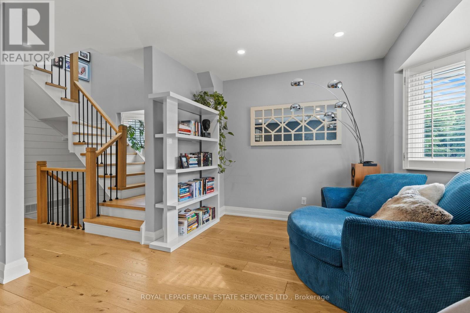 












5 - 2303 MARINE DRIVE

,
Oakville,




Ontario
L6L1C2

