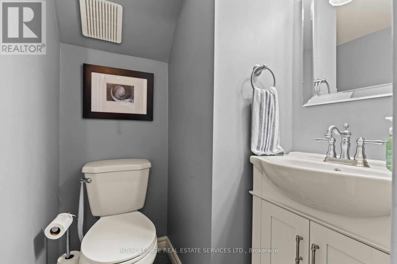 












5 - 2303 MARINE DRIVE

,
Oakville,




Ontario
L6L1C2

