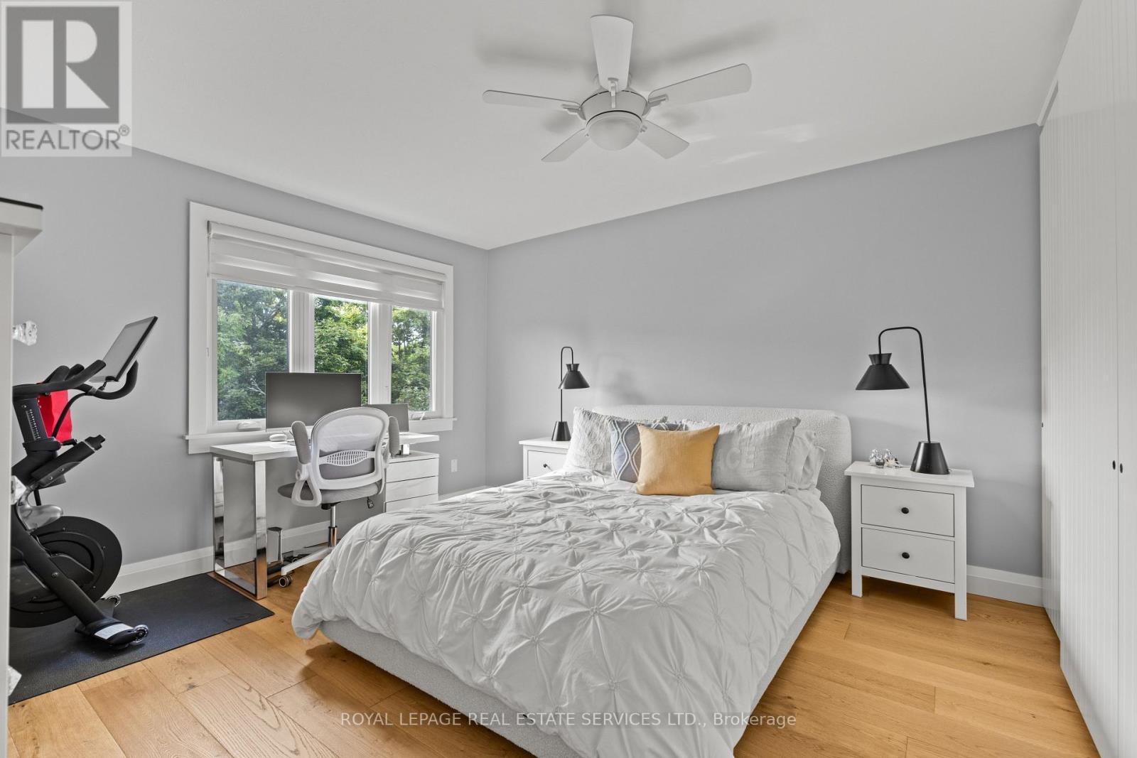 












5 - 2303 MARINE DRIVE

,
Oakville,




Ontario
L6L1C2

