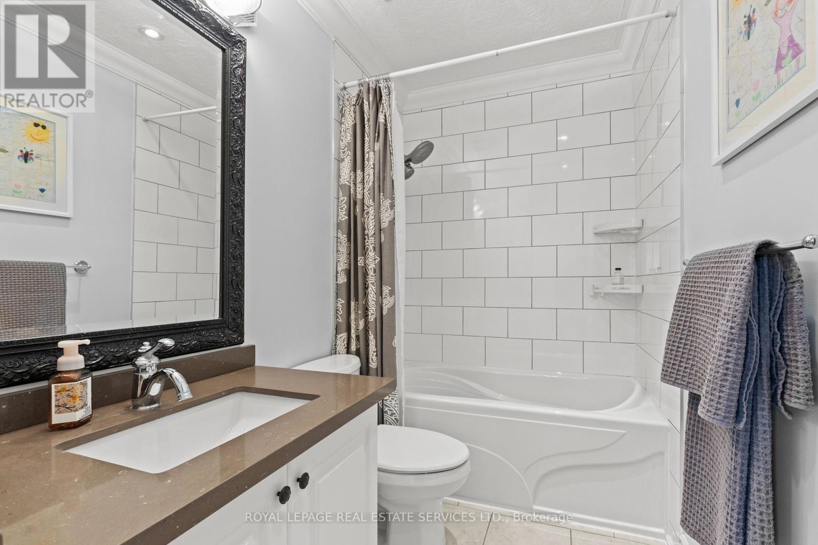 












5 - 2303 MARINE DRIVE

,
Oakville,




Ontario
L6L1C2

