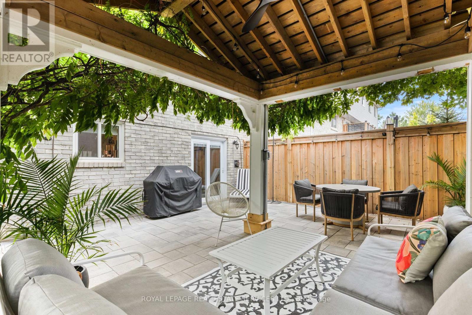 












5 - 2303 MARINE DRIVE

,
Oakville,




Ontario
L6L1C2

