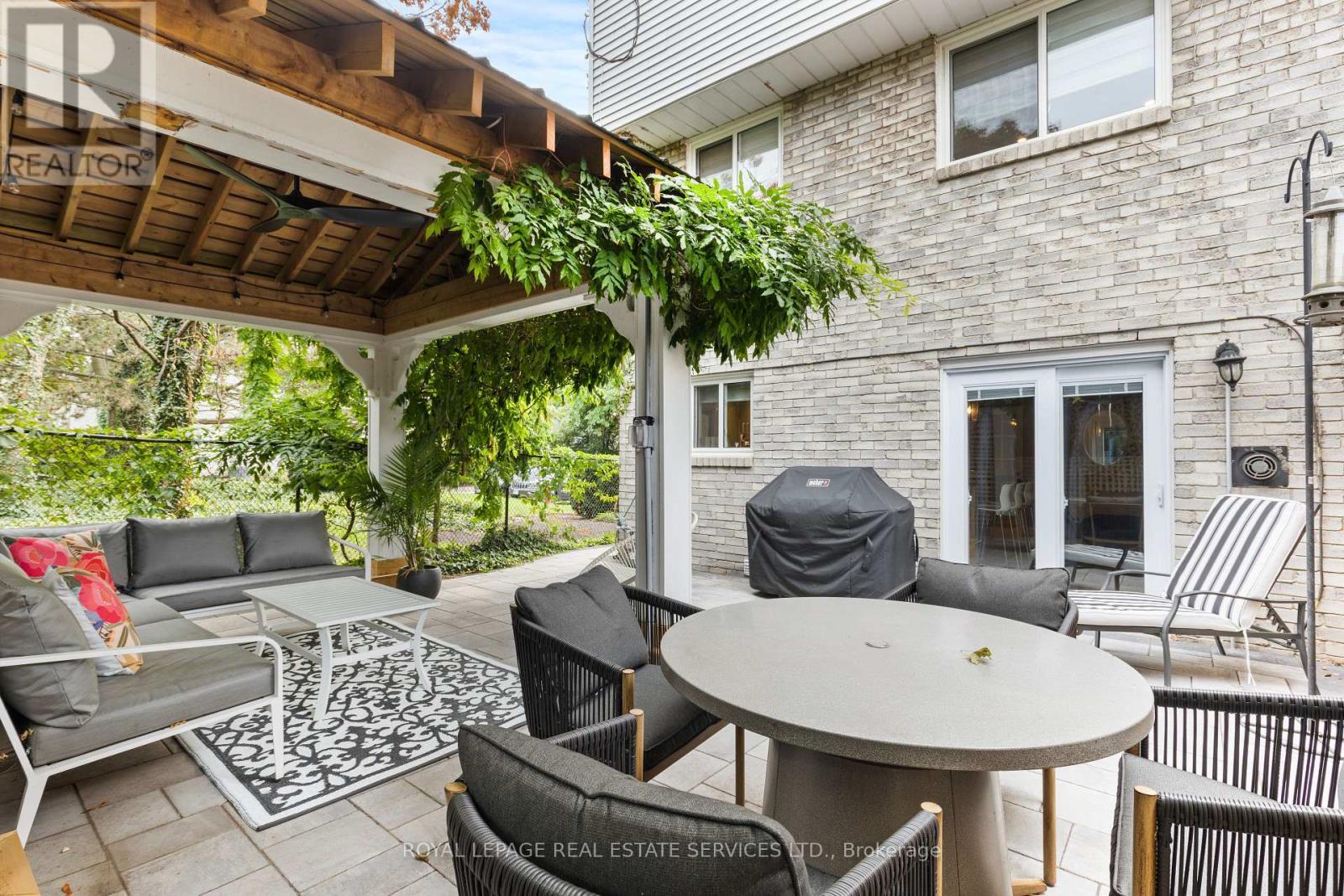 












5 - 2303 MARINE DRIVE

,
Oakville,




Ontario
L6L1C2

