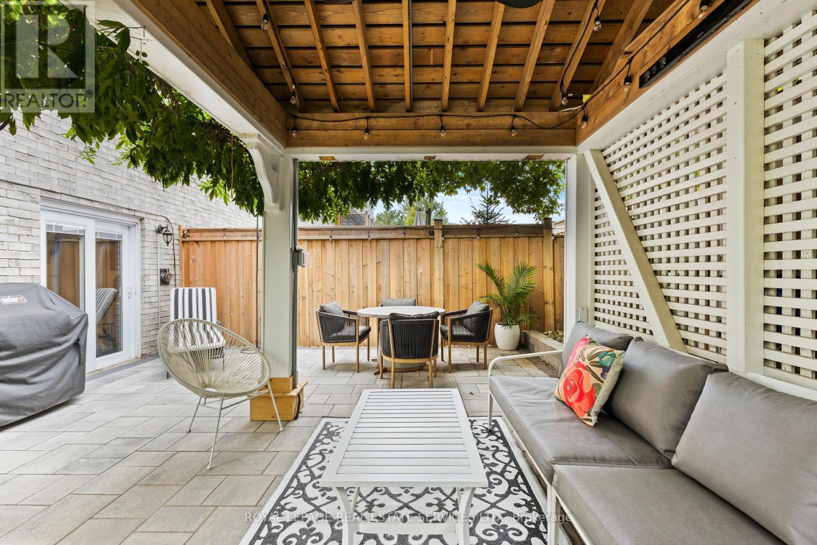 












5 - 2303 MARINE DRIVE

,
Oakville,




Ontario
L6L1C2

