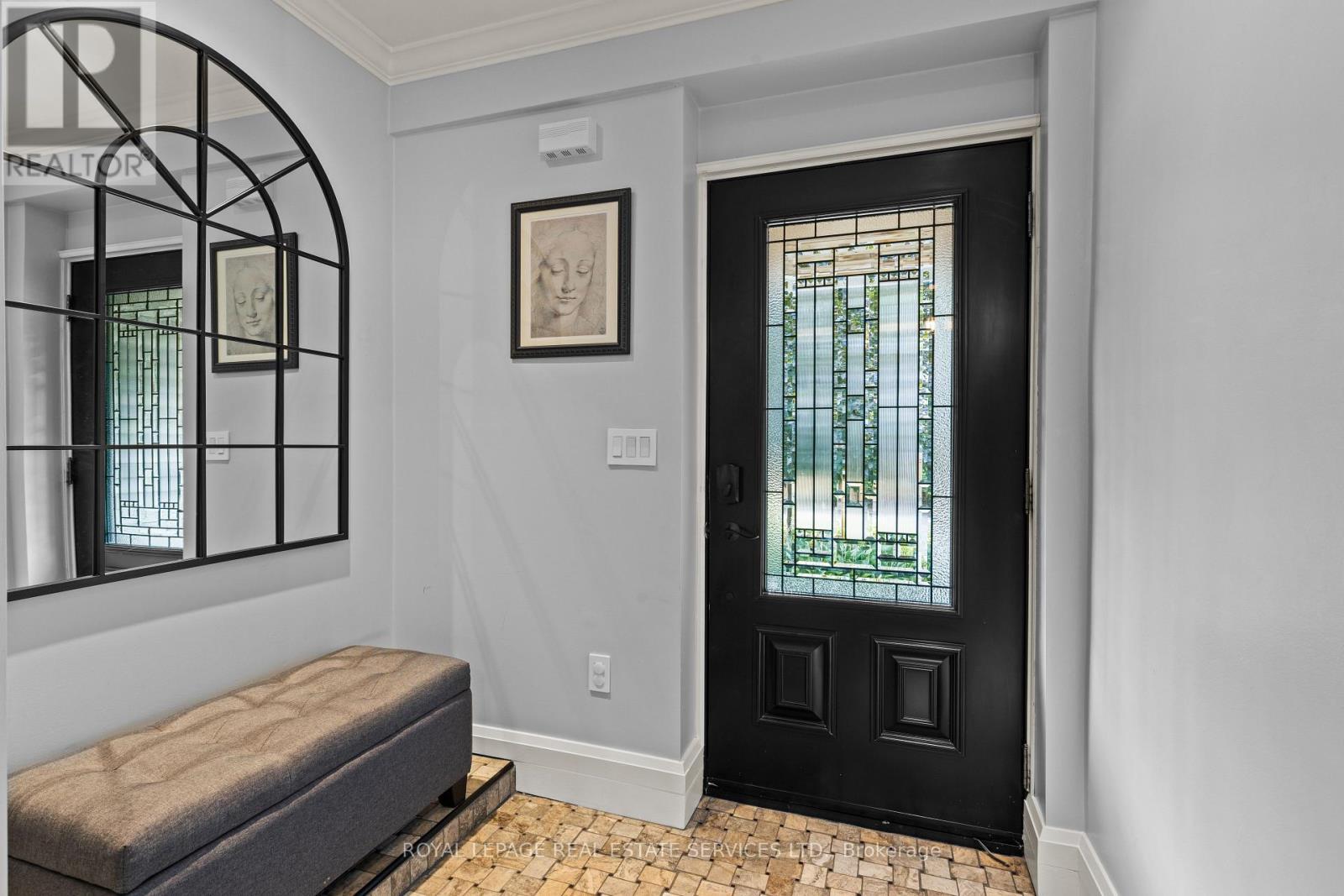 












5 - 2303 MARINE DRIVE

,
Oakville,




Ontario
L6L1C2

