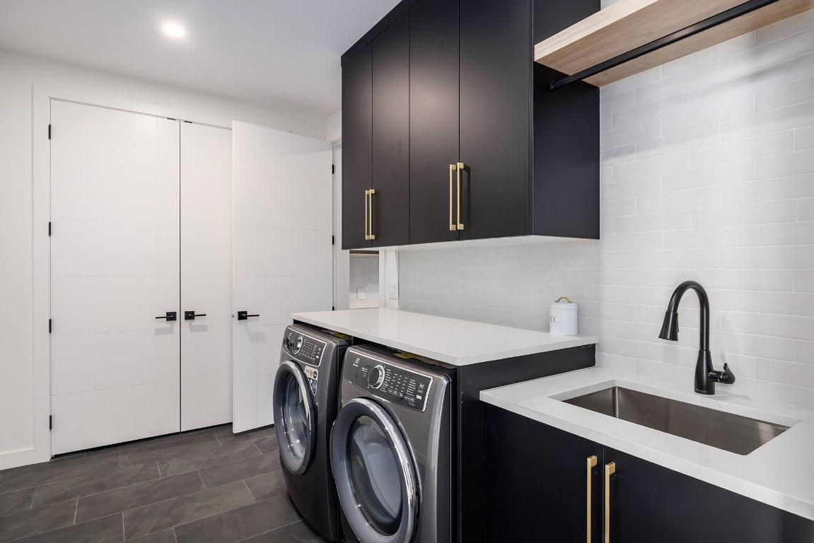 









10274


Beacon Hill

Drive,
Lake Country,




BC
V4V 0A9

