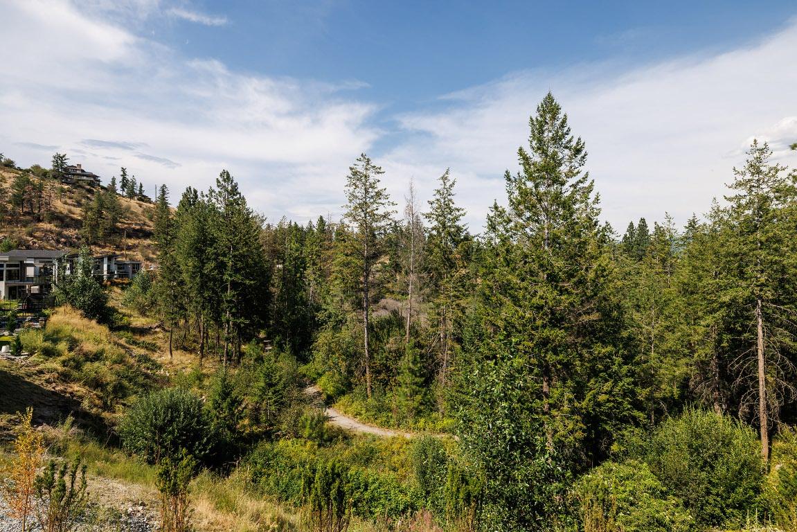 









10274


Beacon Hill

Drive,
Lake Country,




BC
V4V 0A9

