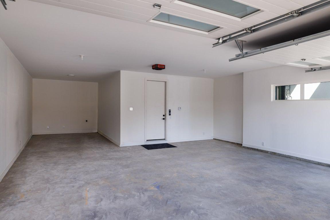 









10274


Beacon Hill

Drive,
Lake Country,




BC
V4V 0A9

