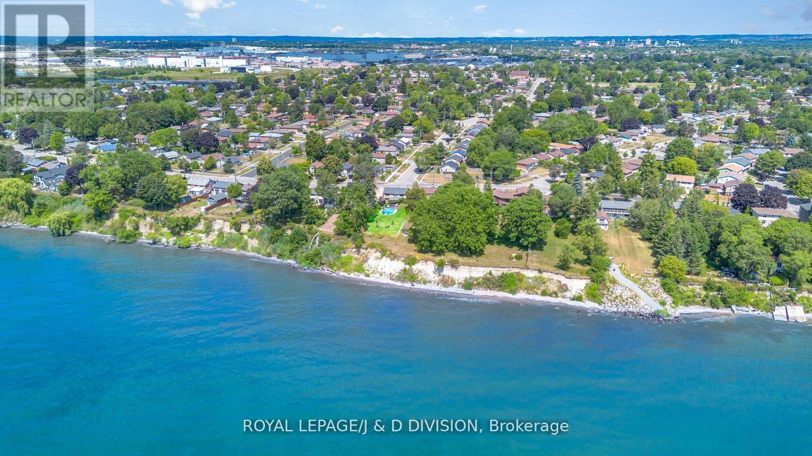 












695 STONE STREET

,
Oshawa,




Ontario
L1J1A4

