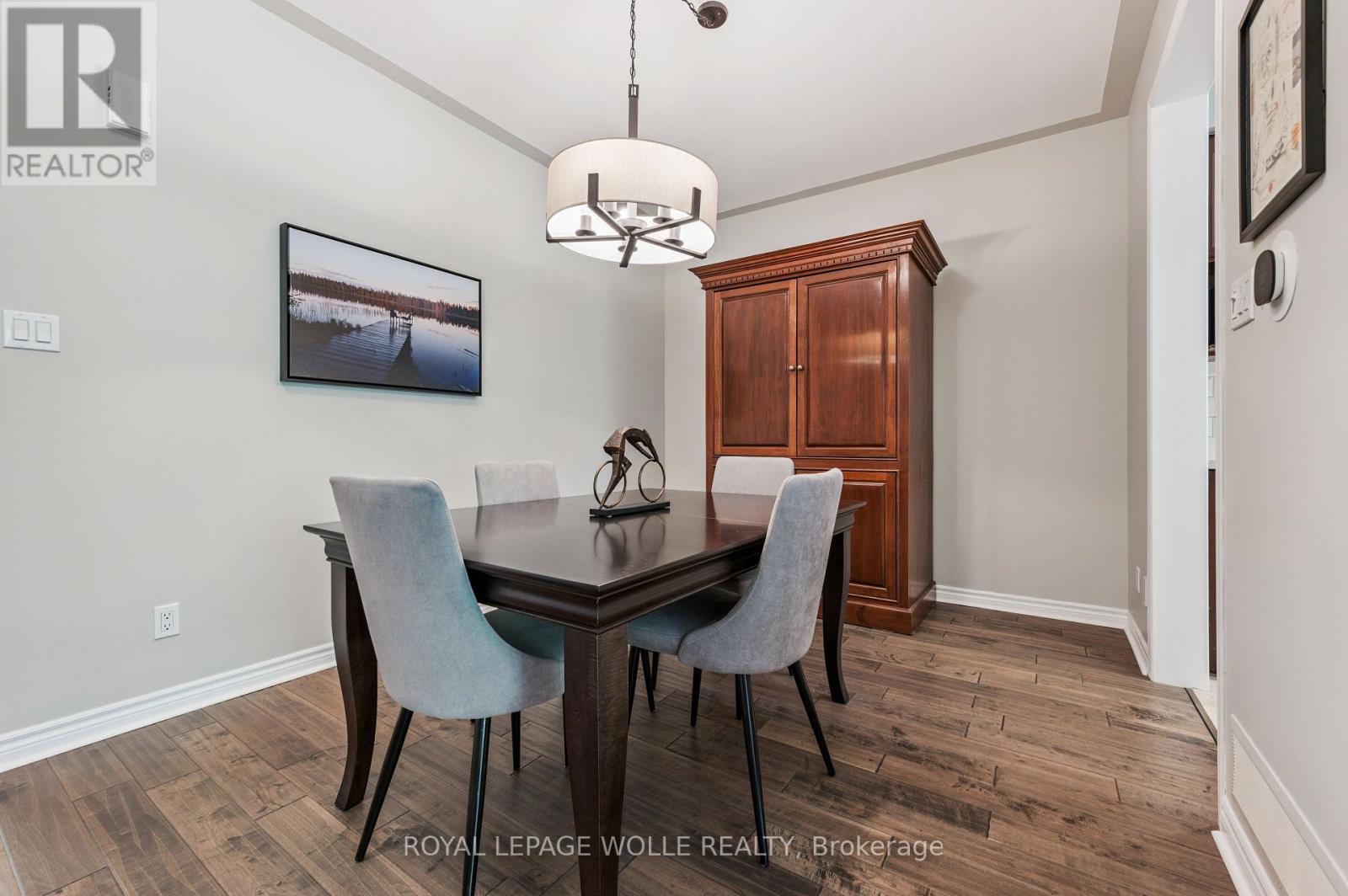 












9 - 28 DOON MILLS DRIVE

,
Kitchener,




Ontario
N2P2W9

