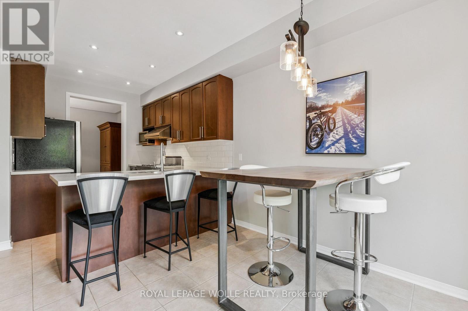 












9 - 28 DOON MILLS DRIVE

,
Kitchener,




Ontario
N2P2W9

