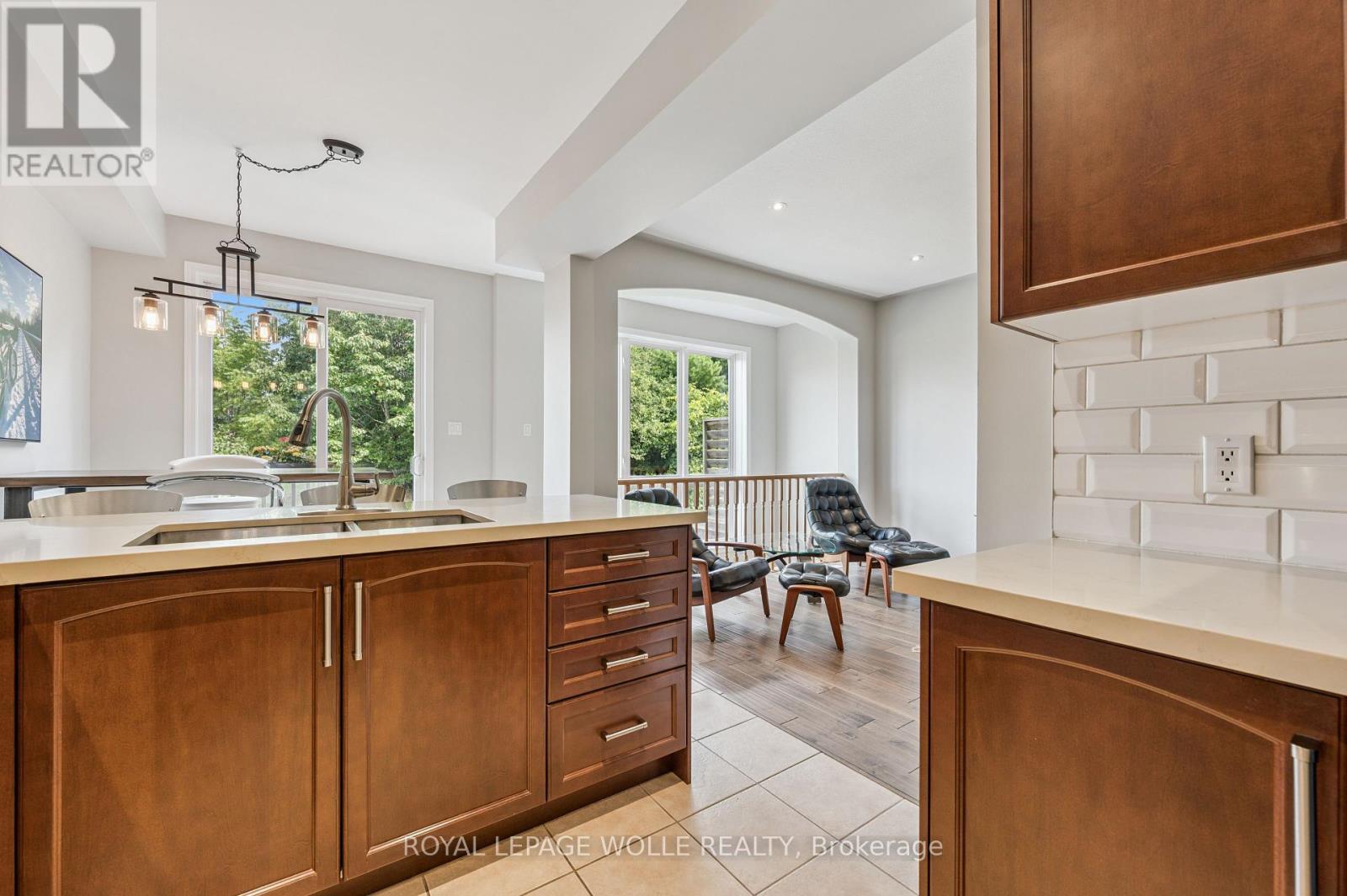












9 - 28 DOON MILLS DRIVE

,
Kitchener,




Ontario
N2P2W9

