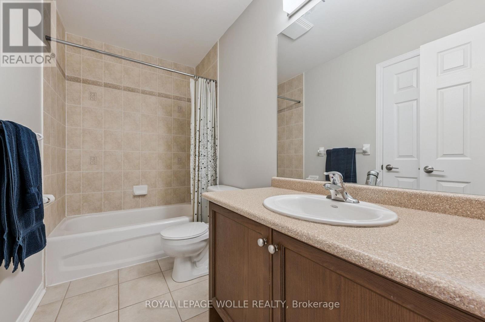 












9 - 28 DOON MILLS DRIVE

,
Kitchener,




Ontario
N2P2W9

