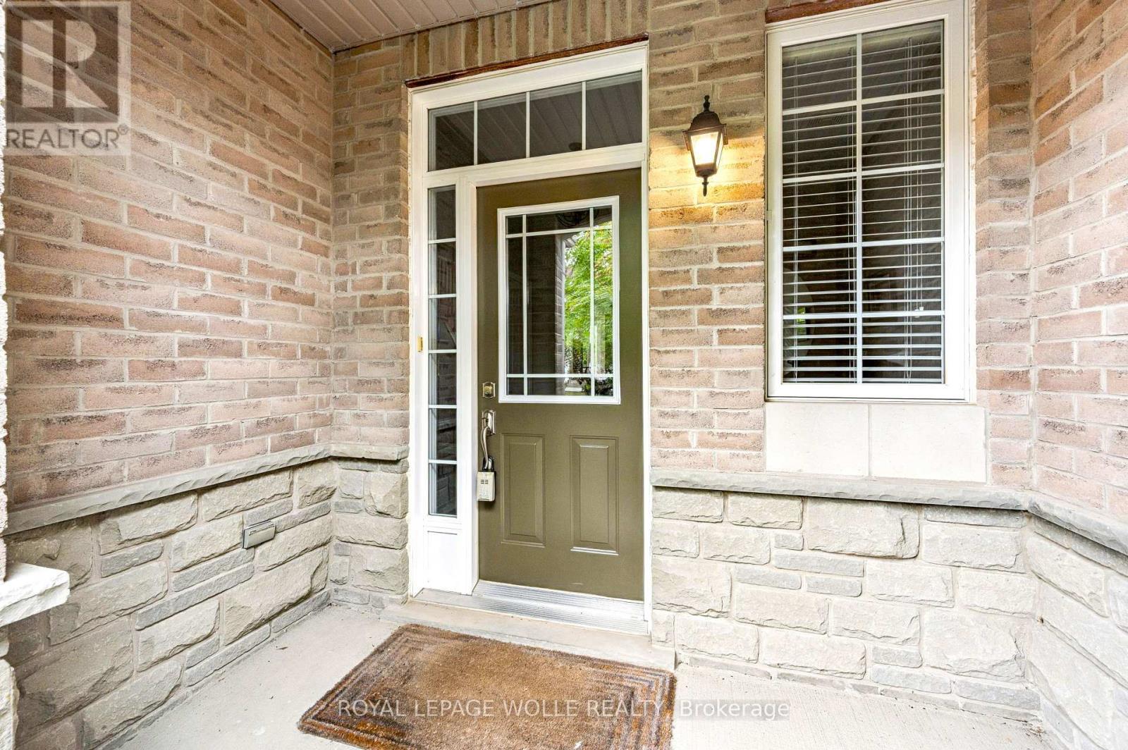 












9 - 28 DOON MILLS DRIVE

,
Kitchener,




Ontario
N2P2W9

