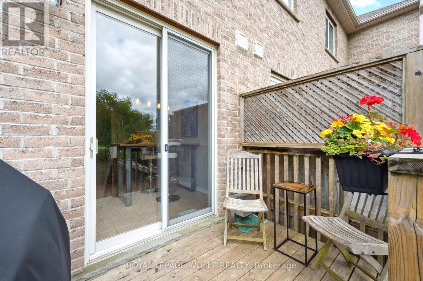 












9 - 28 DOON MILLS DRIVE

,
Kitchener,




Ontario
N2P2W9

