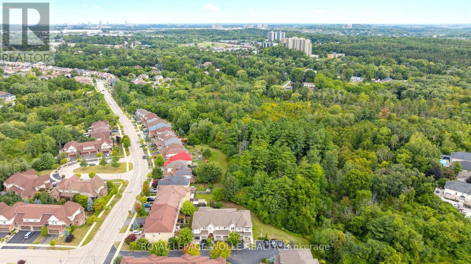 












9 - 28 DOON MILLS DRIVE

,
Kitchener,




Ontario
N2P2W9

