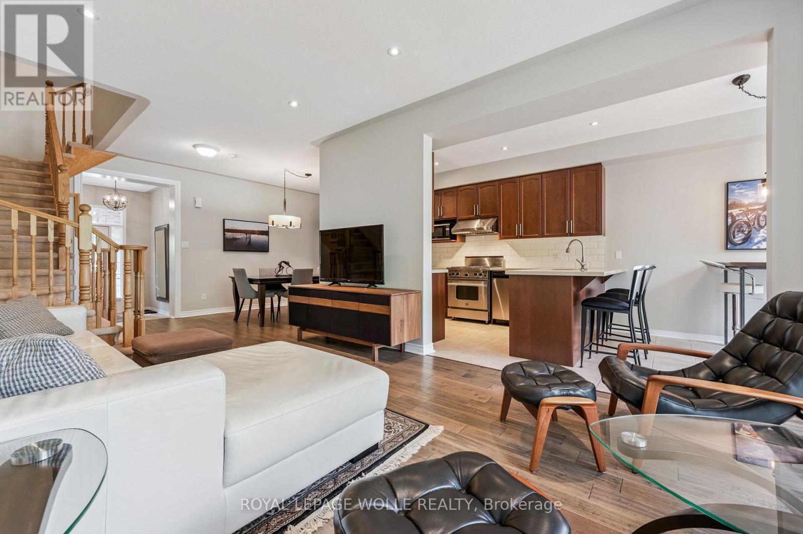 












9 - 28 DOON MILLS DRIVE

,
Kitchener,




Ontario
N2P2W9

