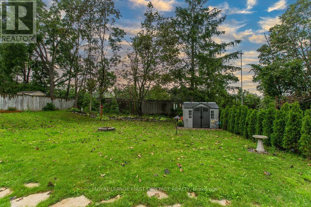 












20 OTTAWAY AVENUE

,
Barrie,




Ontario
L4M2W7

