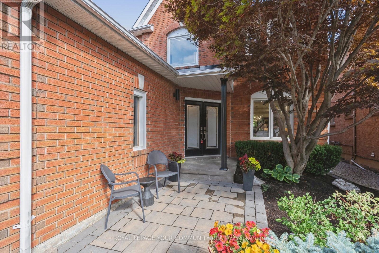 












92 MULHOLLAND DRIVE

,
Vaughan,




Ontario
L4J7T8

