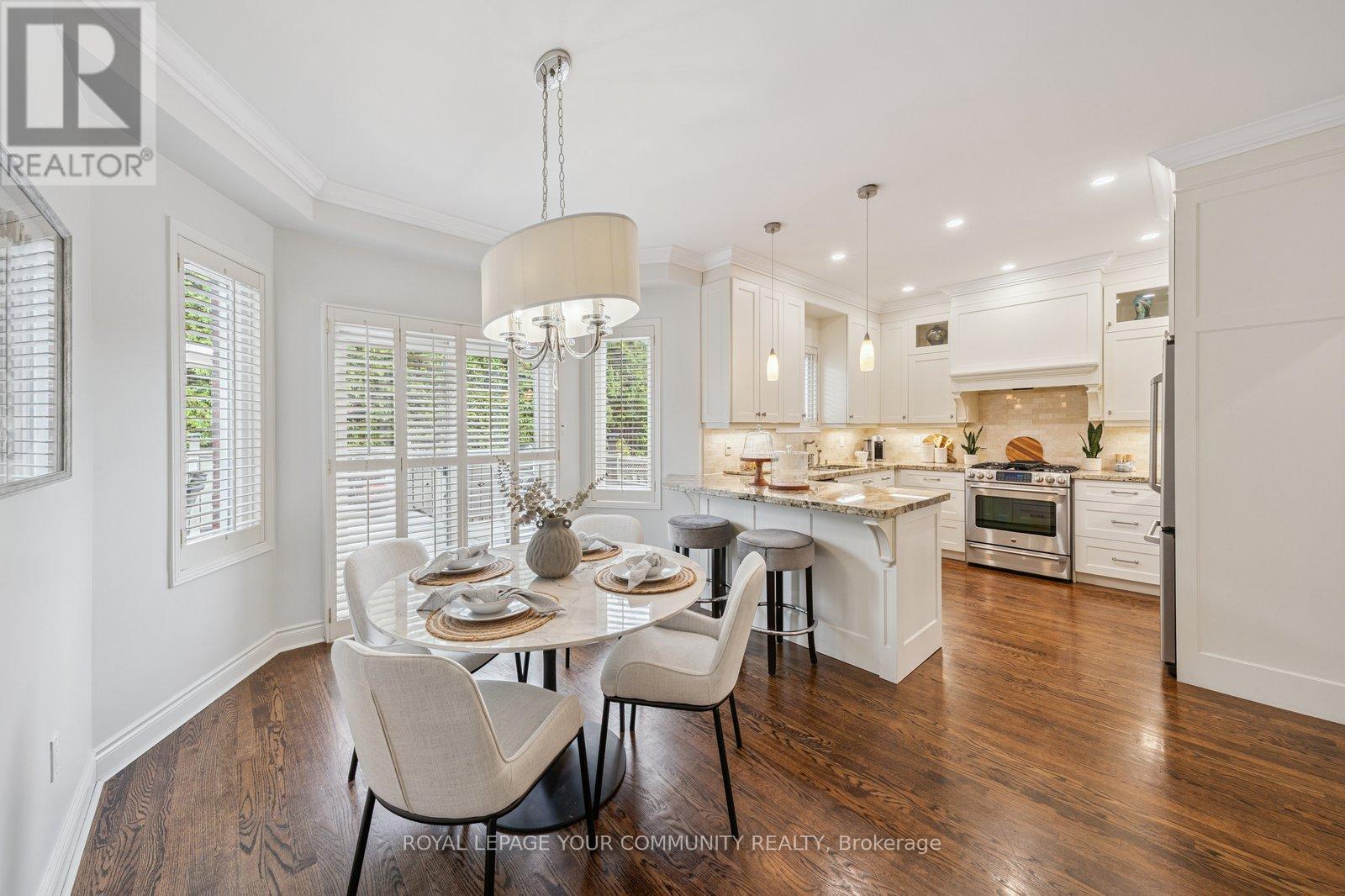 












92 MULHOLLAND DRIVE

,
Vaughan,




Ontario
L4J7T8

