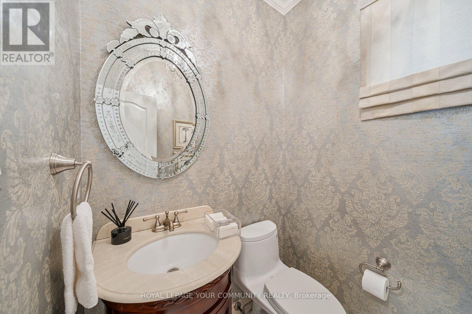 












92 MULHOLLAND DRIVE

,
Vaughan,




Ontario
L4J7T8

