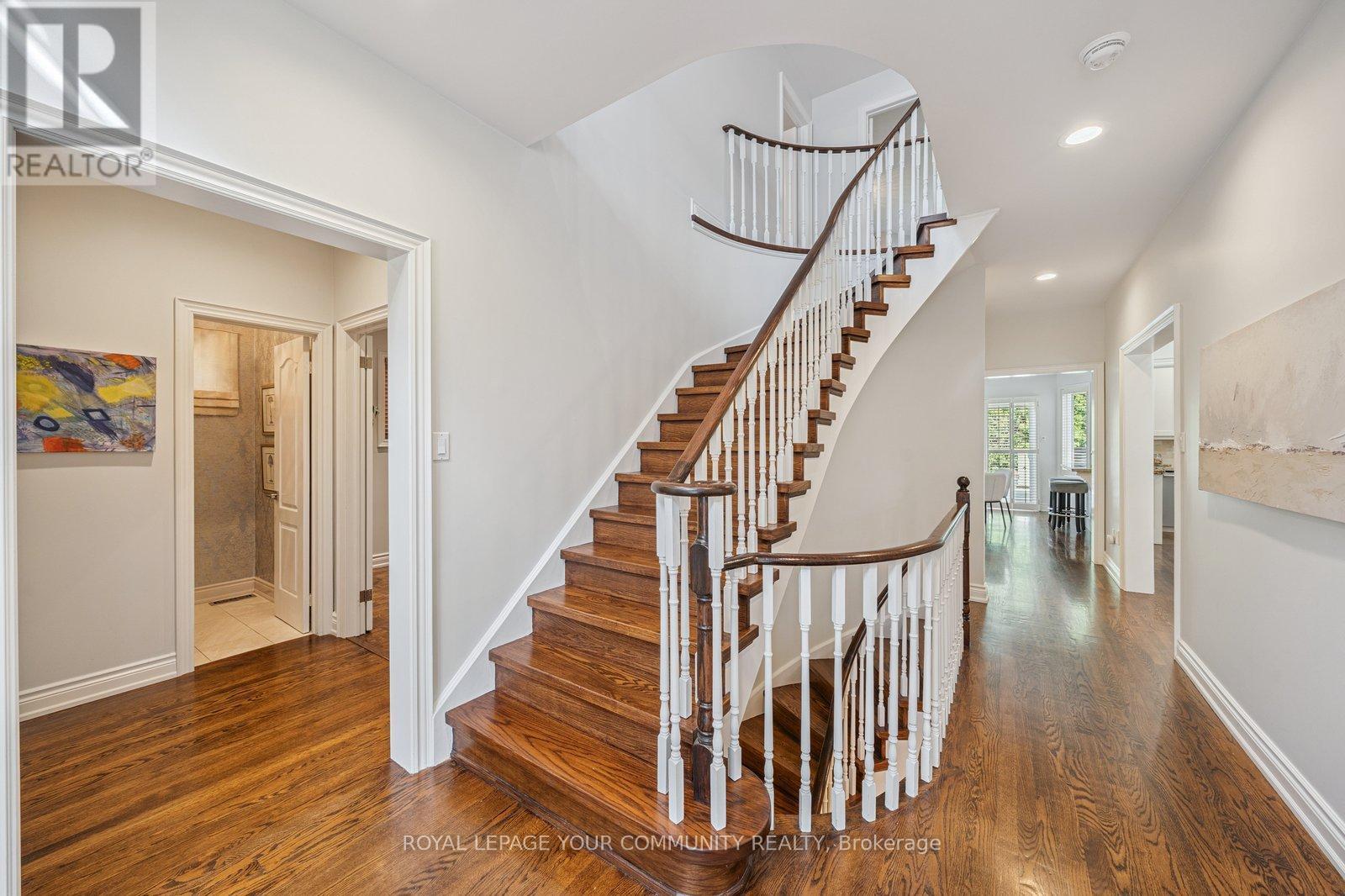 












92 MULHOLLAND DRIVE

,
Vaughan,




Ontario
L4J7T8

