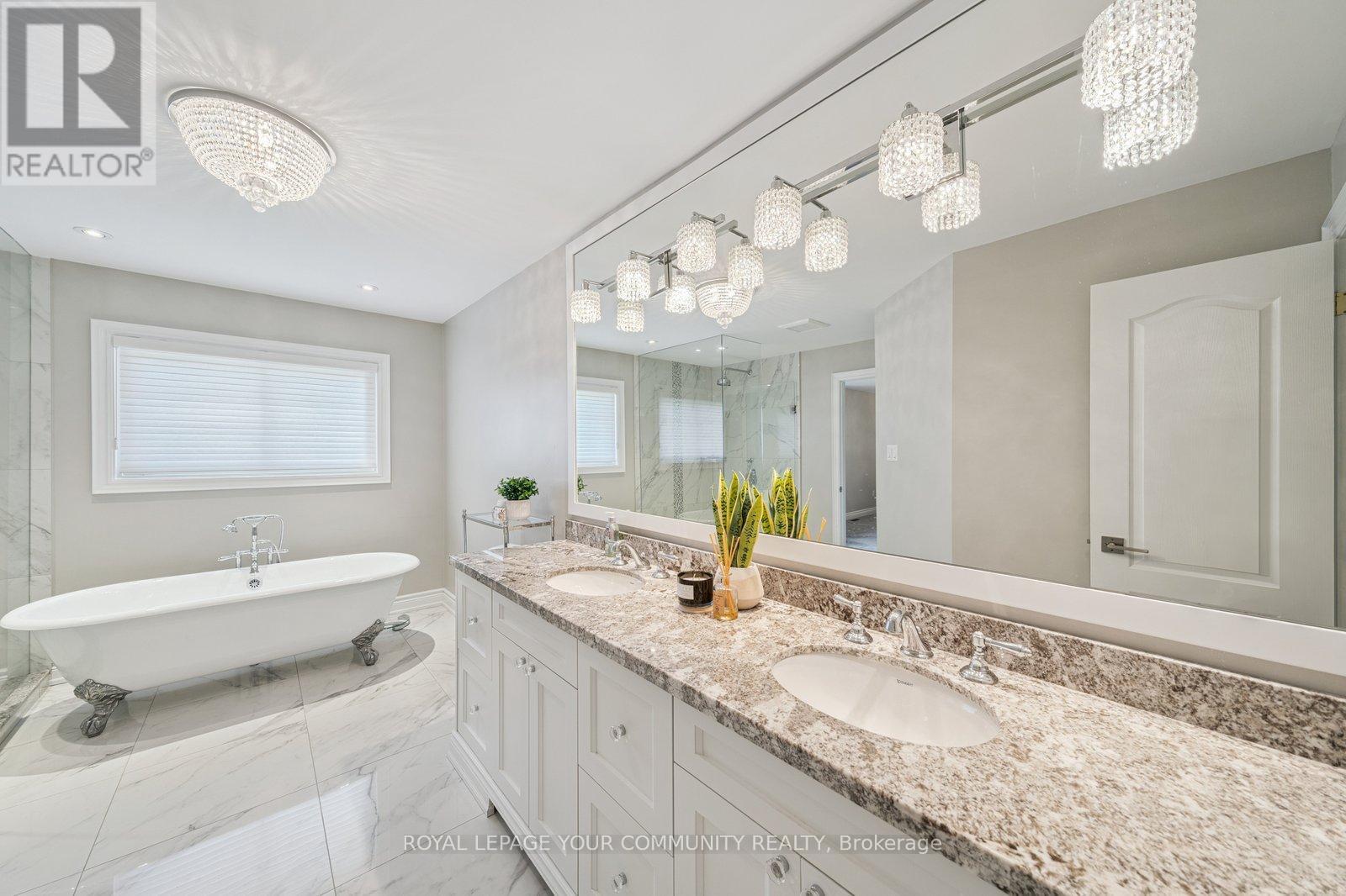 












92 MULHOLLAND DRIVE

,
Vaughan,




Ontario
L4J7T8

