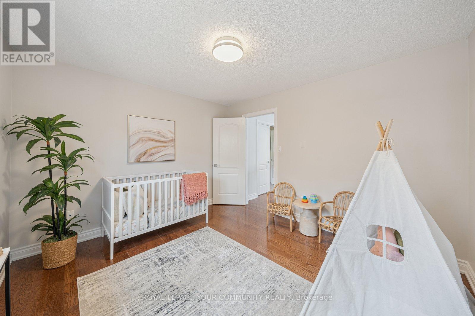 












92 MULHOLLAND DRIVE

,
Vaughan,




Ontario
L4J7T8

