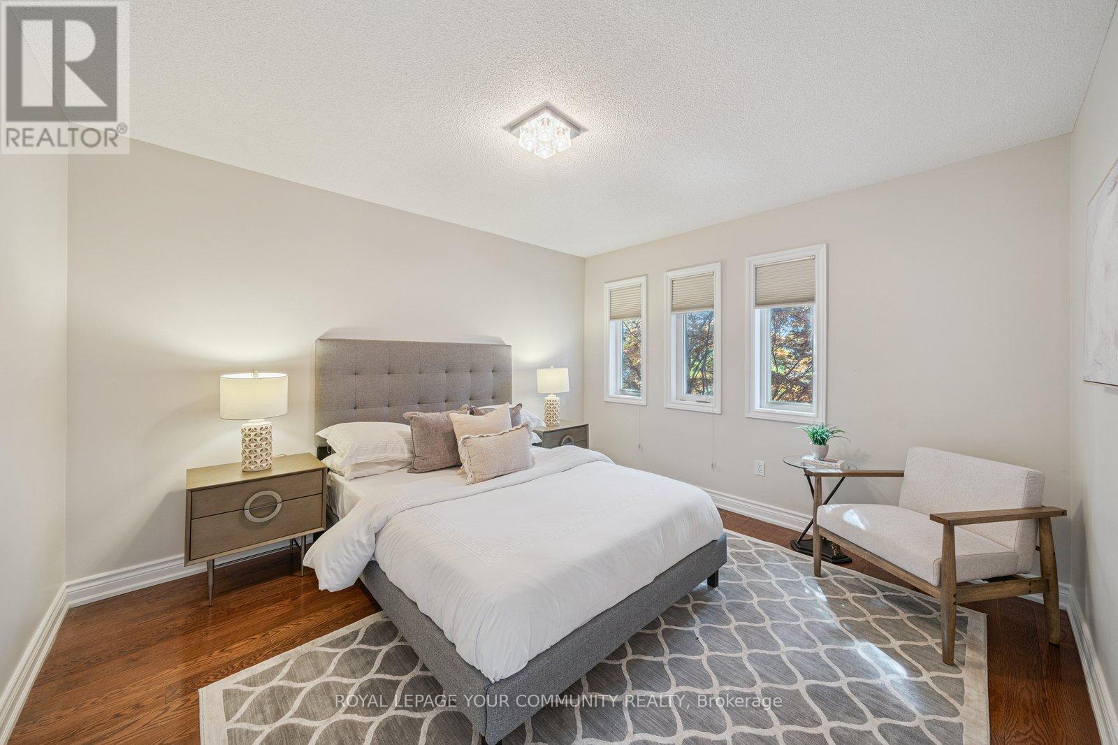 












92 MULHOLLAND DRIVE

,
Vaughan,




Ontario
L4J7T8

