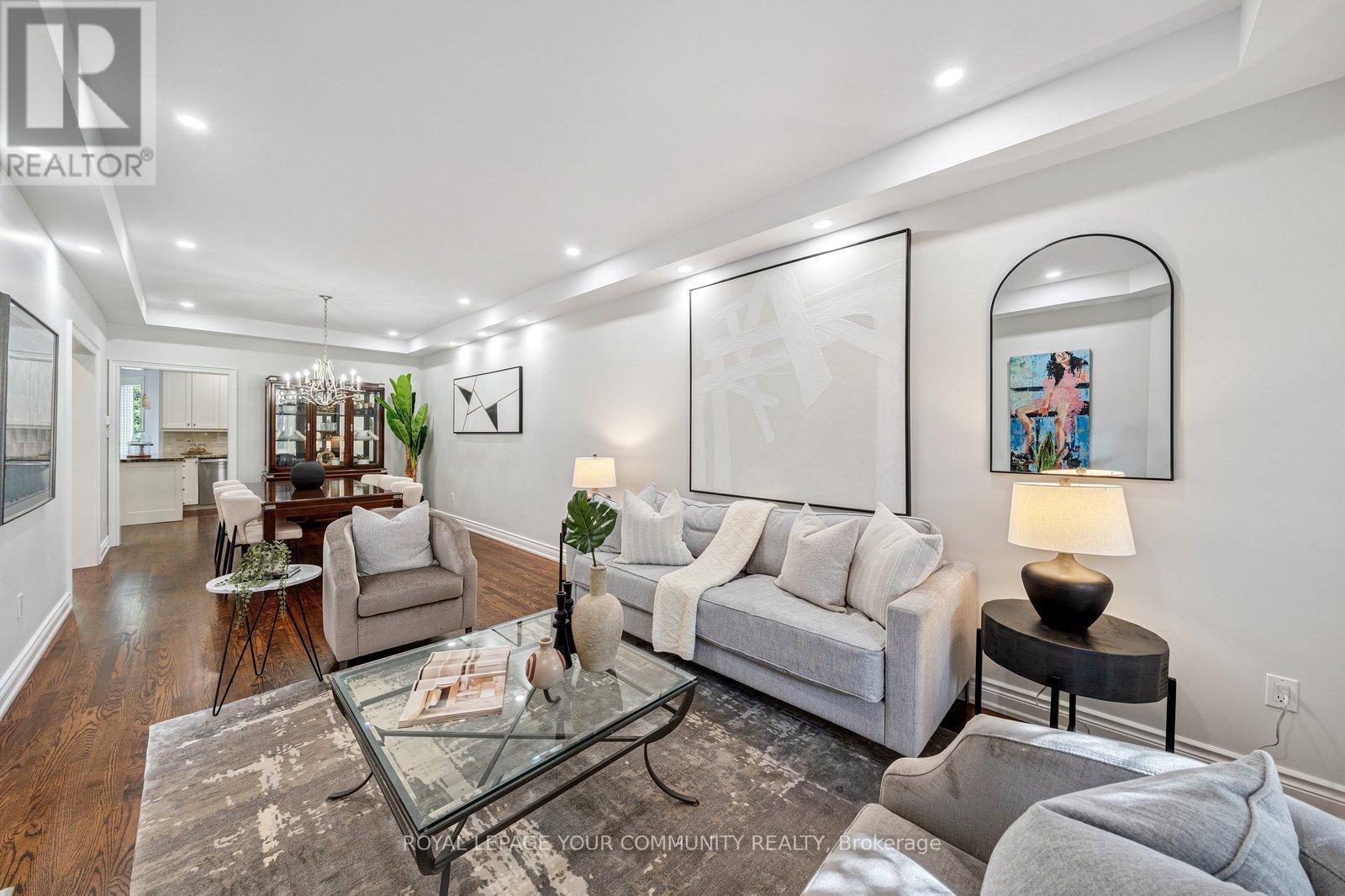 












92 MULHOLLAND DRIVE

,
Vaughan,




Ontario
L4J7T8

