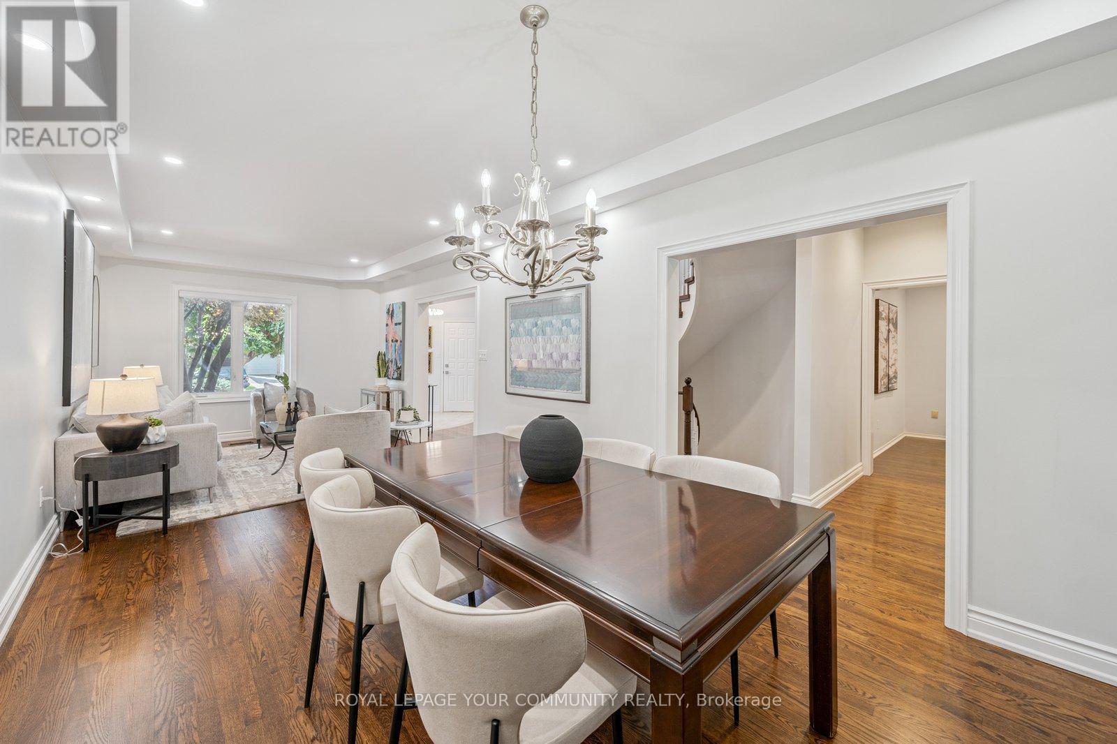 












92 MULHOLLAND DRIVE

,
Vaughan,




Ontario
L4J7T8

