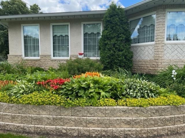 












484 Queen Street E

,
Virden,




Manitoba
R0M2C0

