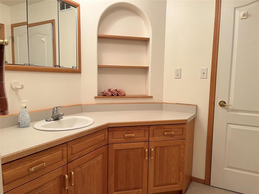 












484 Queen Street E

,
Virden,




Manitoba
R0M2C0

