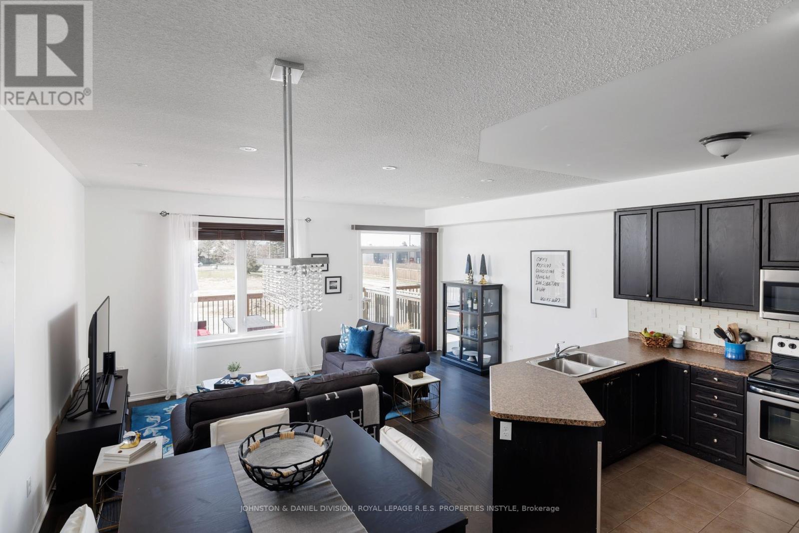 












33 - 651 FARMSTEAD DRIVE

,
Milton,




Ontario
L9T7W2

