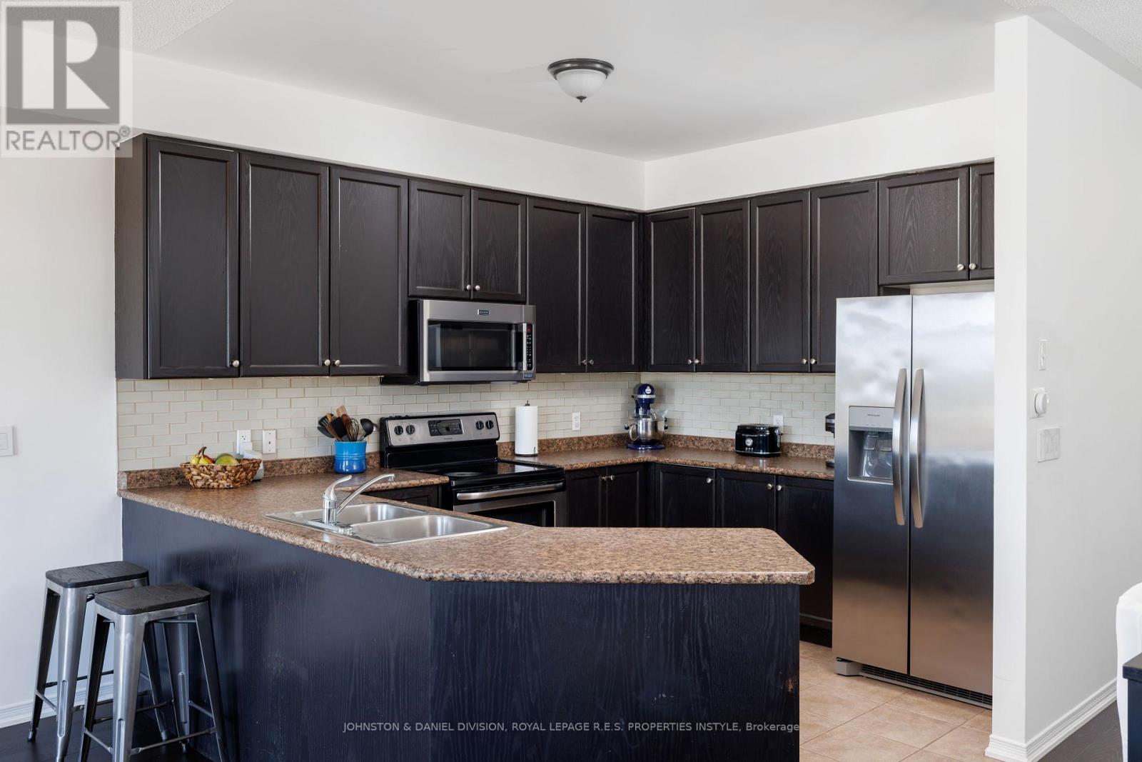 












33 - 651 FARMSTEAD DRIVE

,
Milton,




Ontario
L9T7W2

