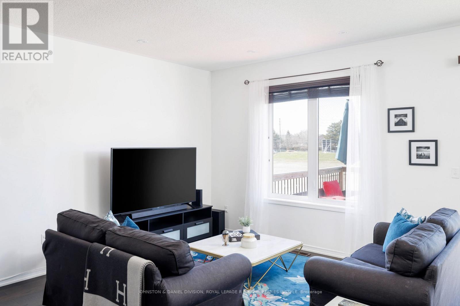 












33 - 651 FARMSTEAD DRIVE

,
Milton,




Ontario
L9T7W2

