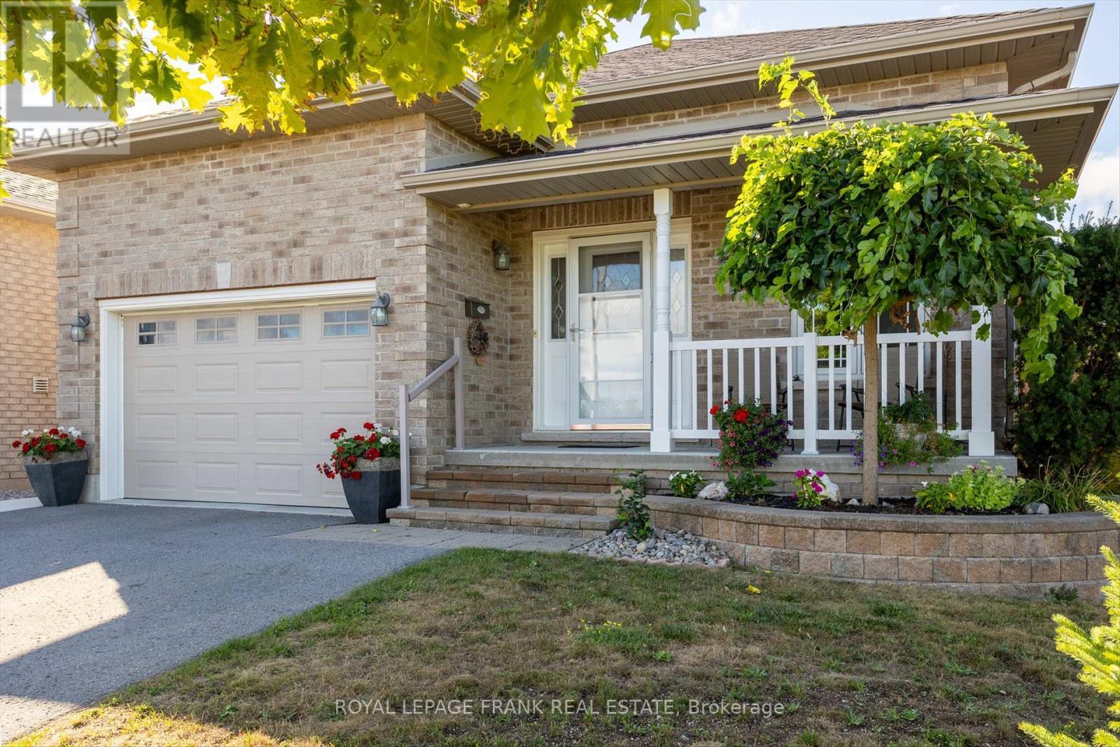 












1542 IRELAND DRIVE

,
Peterborough (Monaghan Ward 2),




Ontario
K9K2T2

