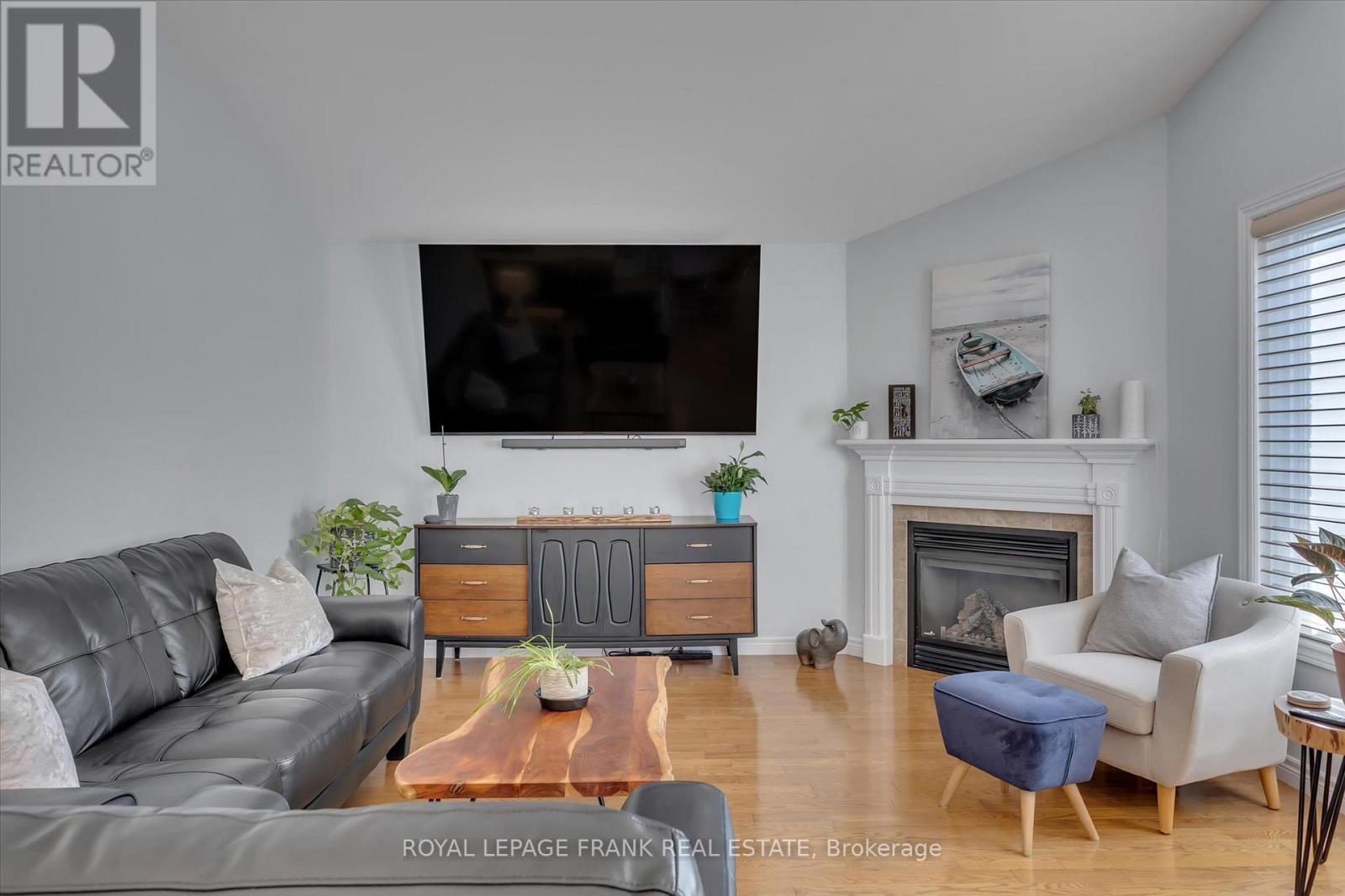 












1542 IRELAND DRIVE

,
Peterborough (Monaghan Ward 2),




Ontario
K9K2T2

