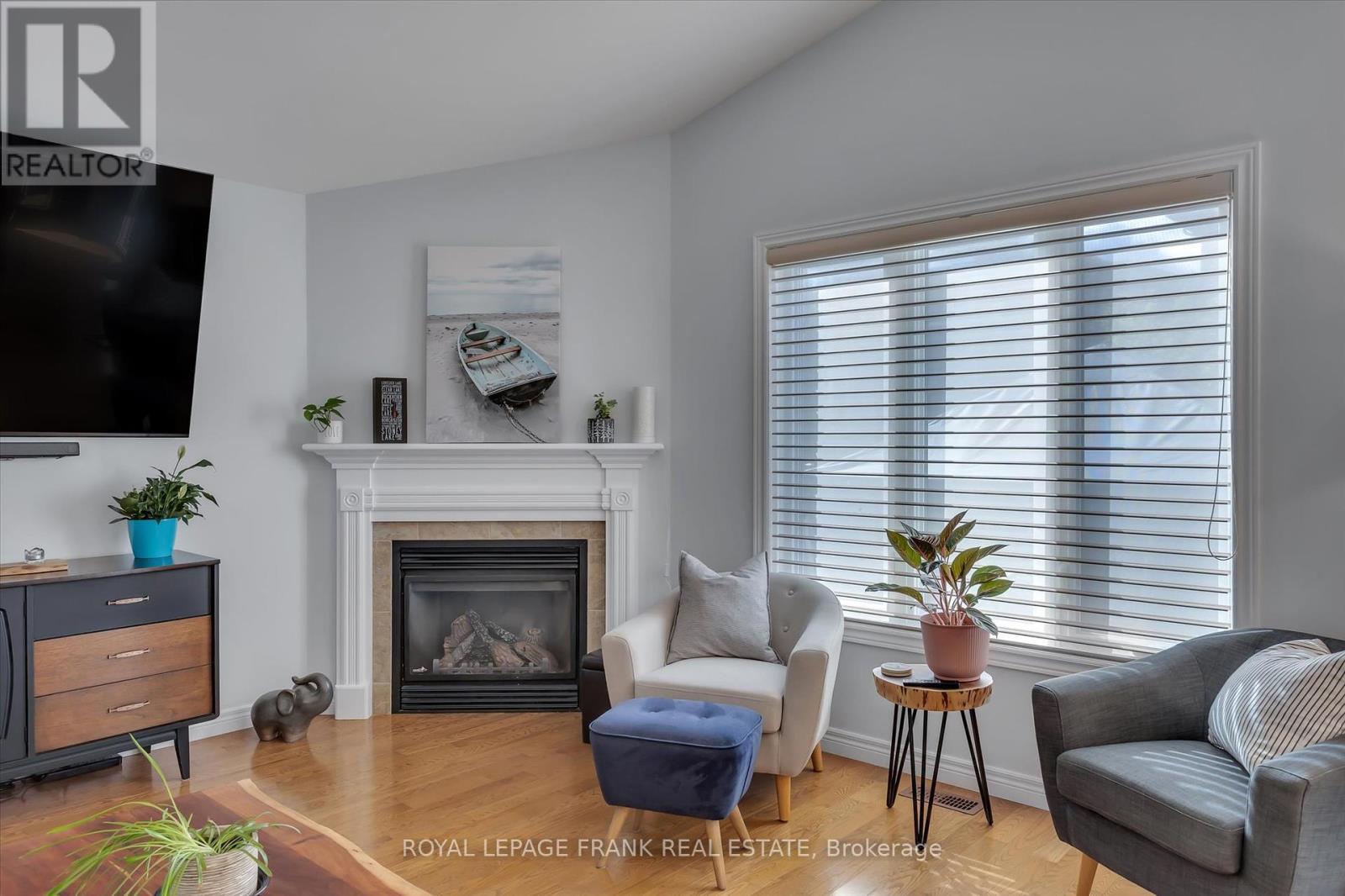 












1542 IRELAND DRIVE

,
Peterborough (Monaghan Ward 2),




Ontario
K9K2T2

