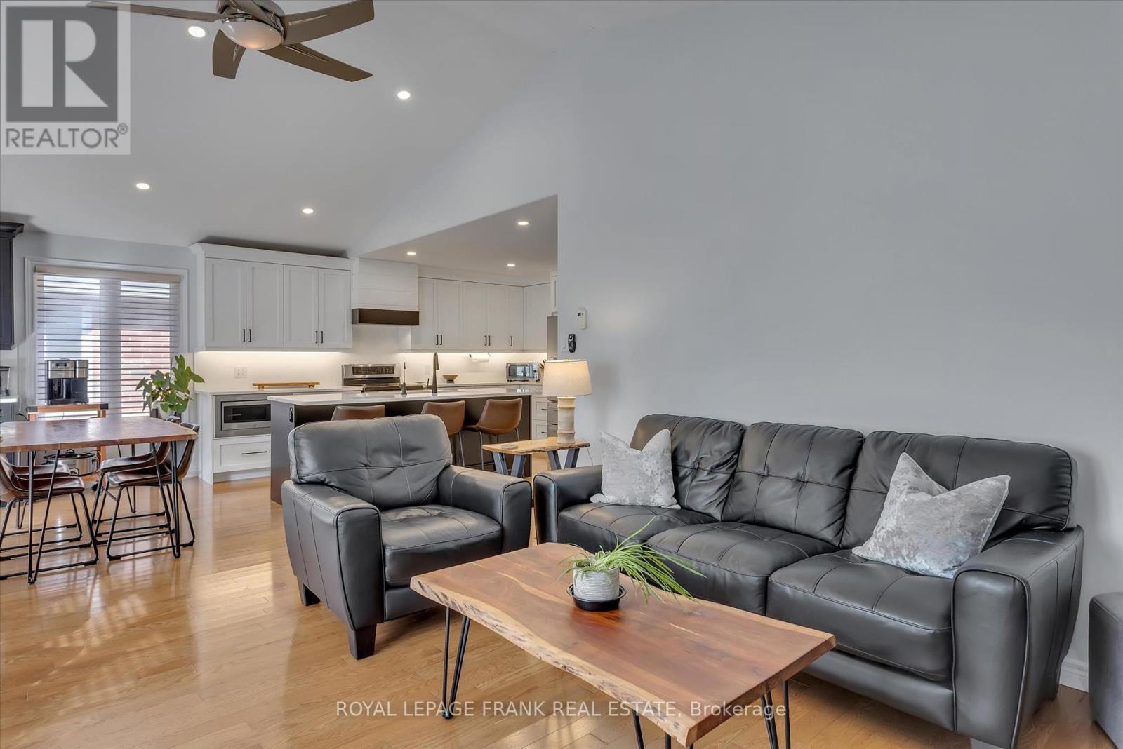 












1542 IRELAND DRIVE

,
Peterborough (Monaghan Ward 2),




Ontario
K9K2T2

