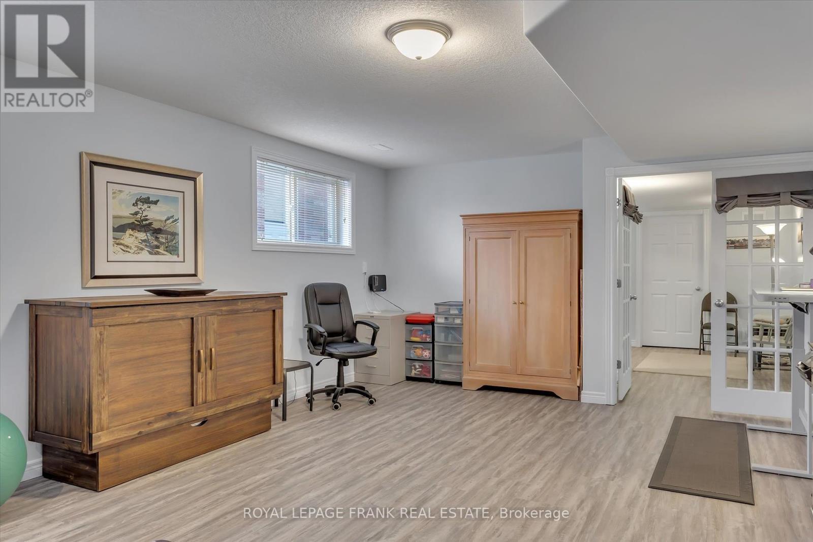 












1542 IRELAND DRIVE

,
Peterborough (Monaghan Ward 2),




Ontario
K9K2T2

