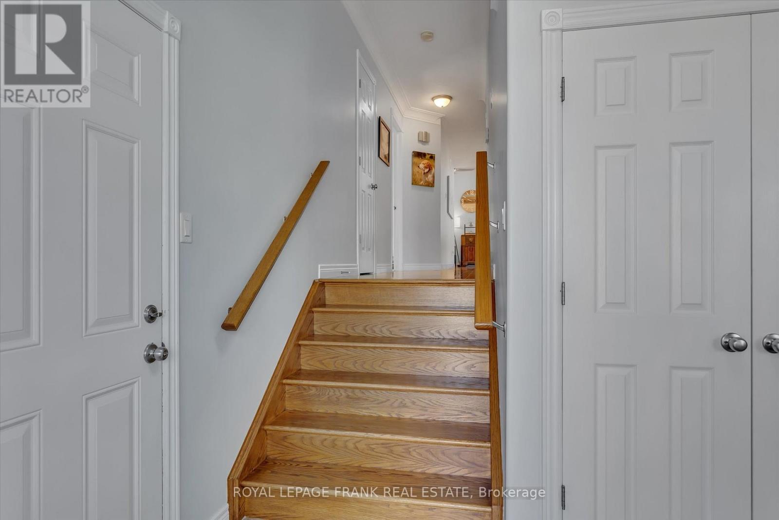












1542 IRELAND DRIVE

,
Peterborough (Monaghan Ward 2),




Ontario
K9K2T2


