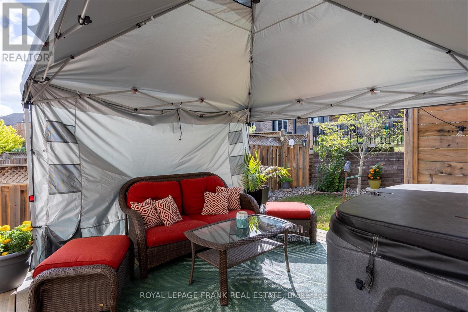 












1542 IRELAND DRIVE

,
Peterborough (Monaghan Ward 2),




Ontario
K9K2T2

